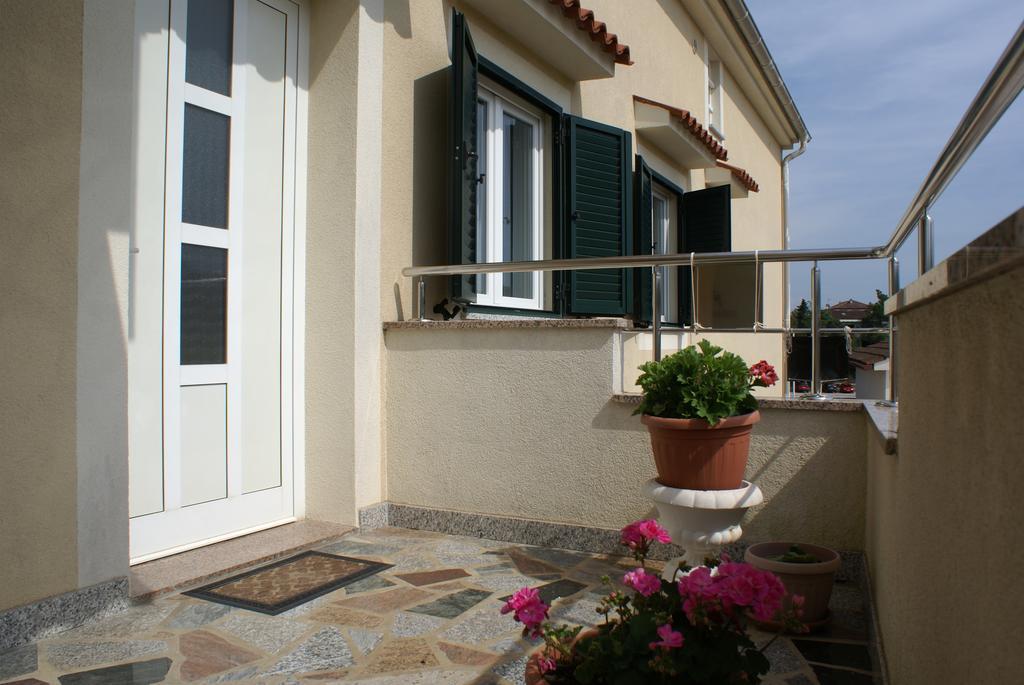Apartments Robert Porat  Exterior foto